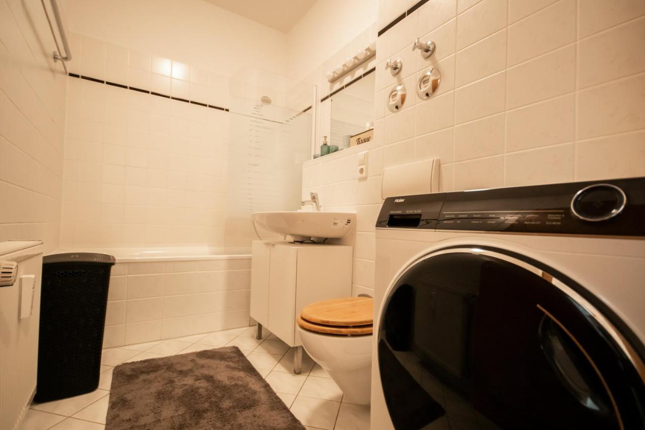 Wunderschoen Gepflegter Altbau, Aufzug Apartment *